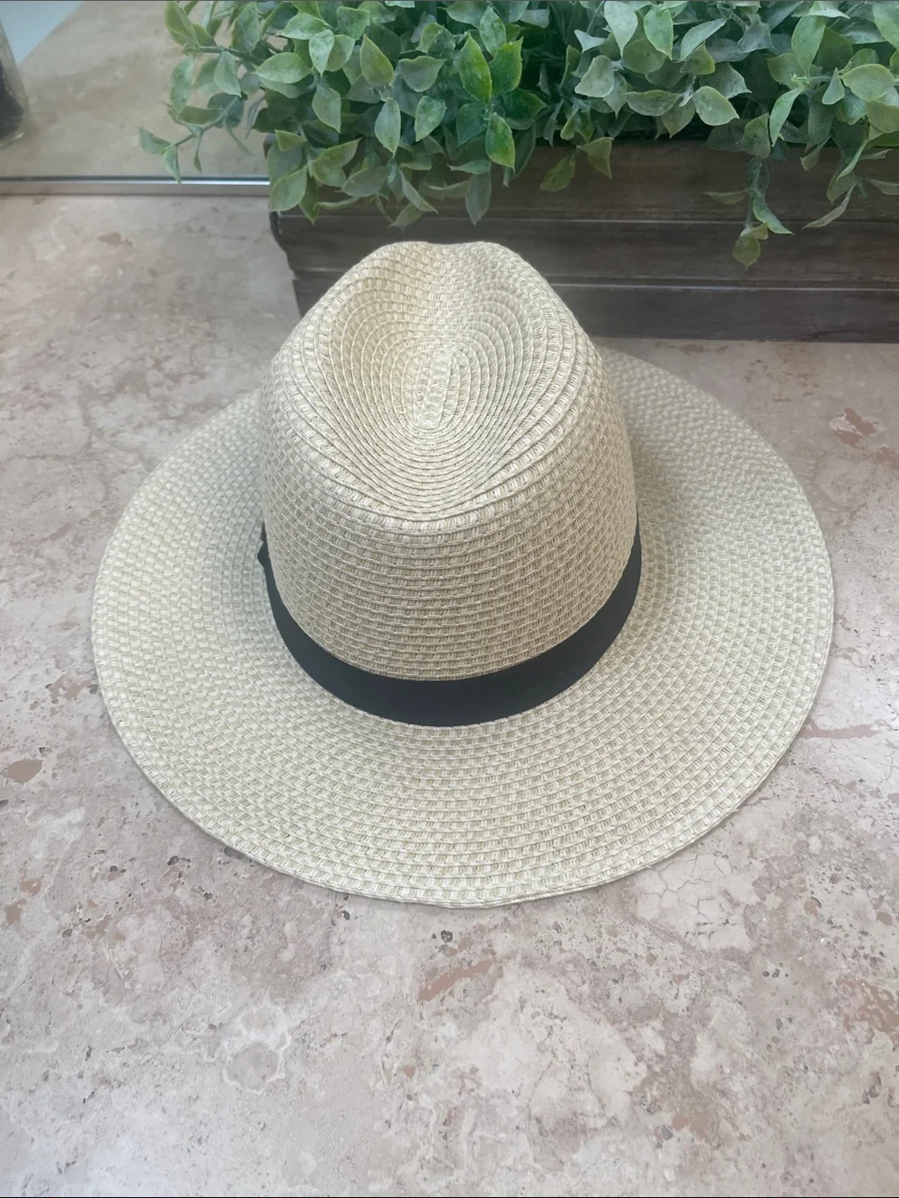 Rip Curl Beige Straw Fedora with Black Band size S/M